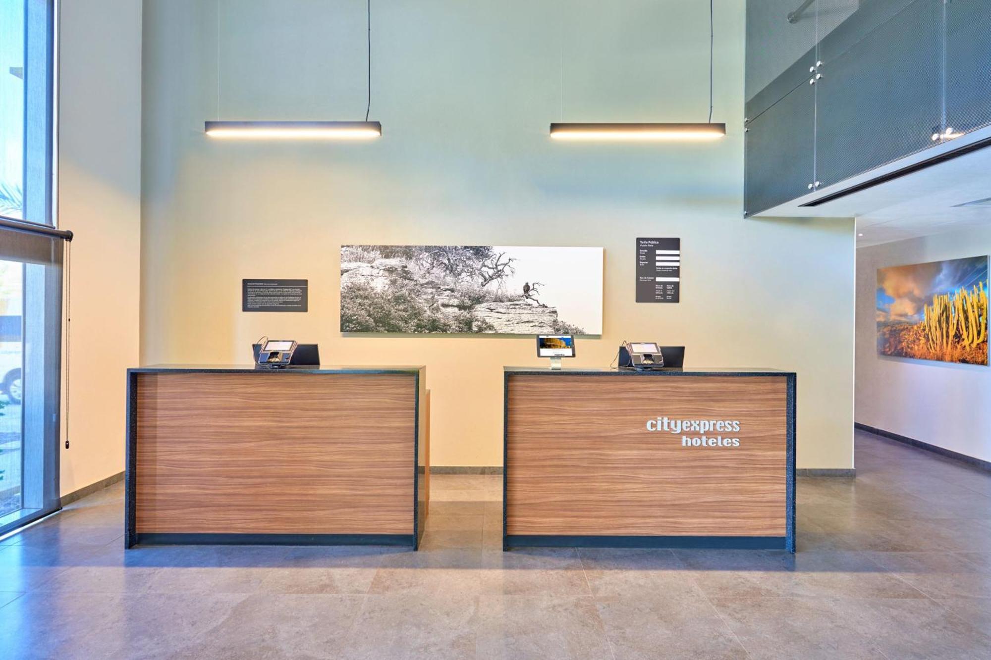 City Express By Marriott Comitan Exterior photo