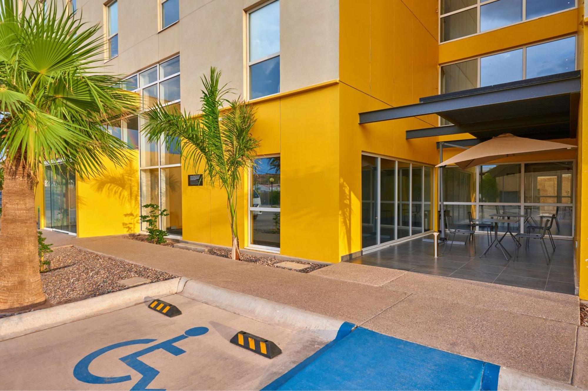 City Express By Marriott Comitan Exterior photo