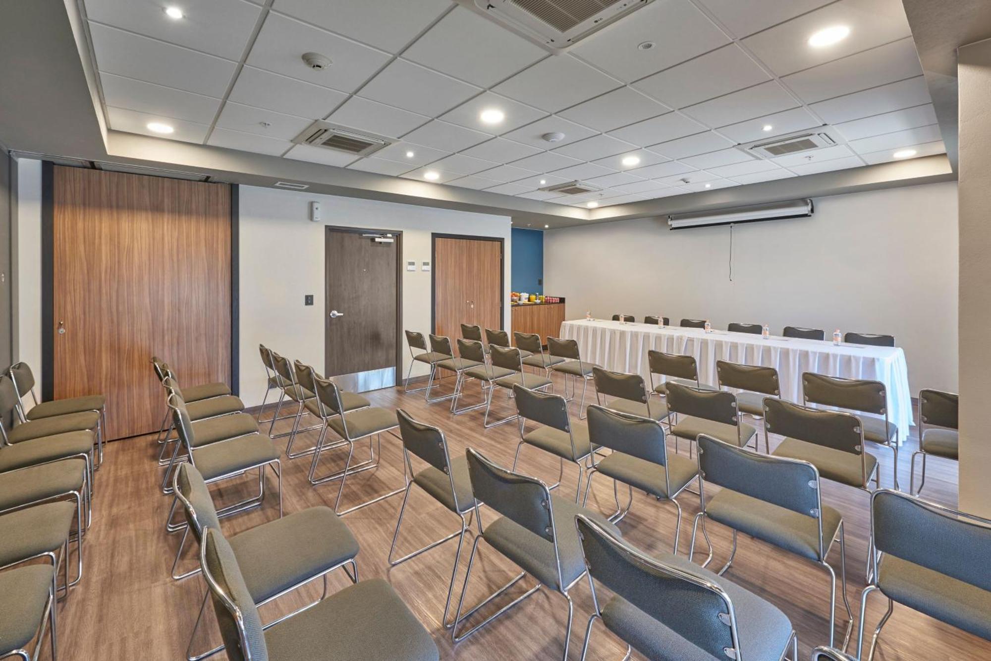City Express By Marriott Comitan Exterior photo